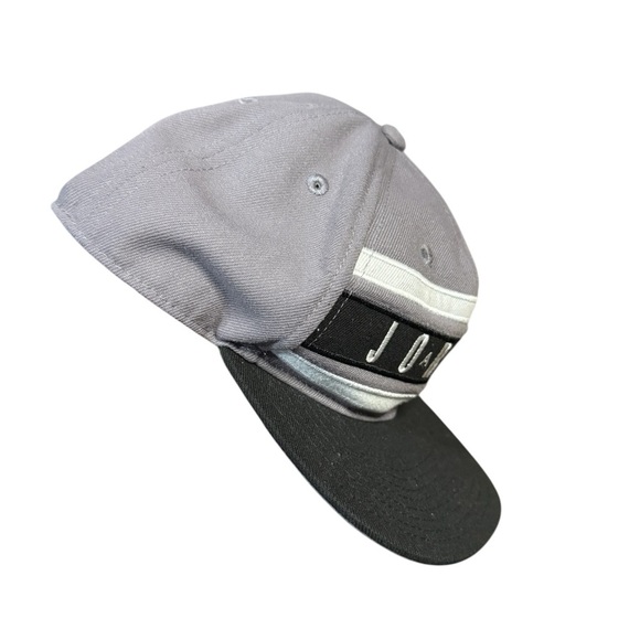 Jordan Two-Tone Gray and Black Hat - Picture 3 of 5